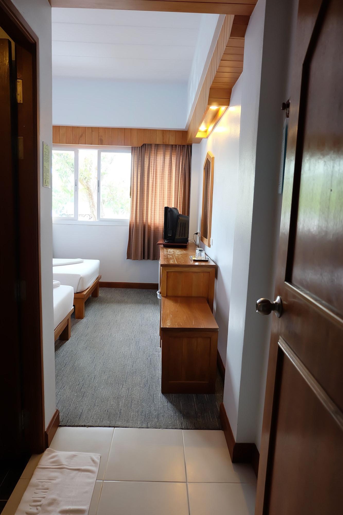Riverside Hotel Krabi Bagian luar foto