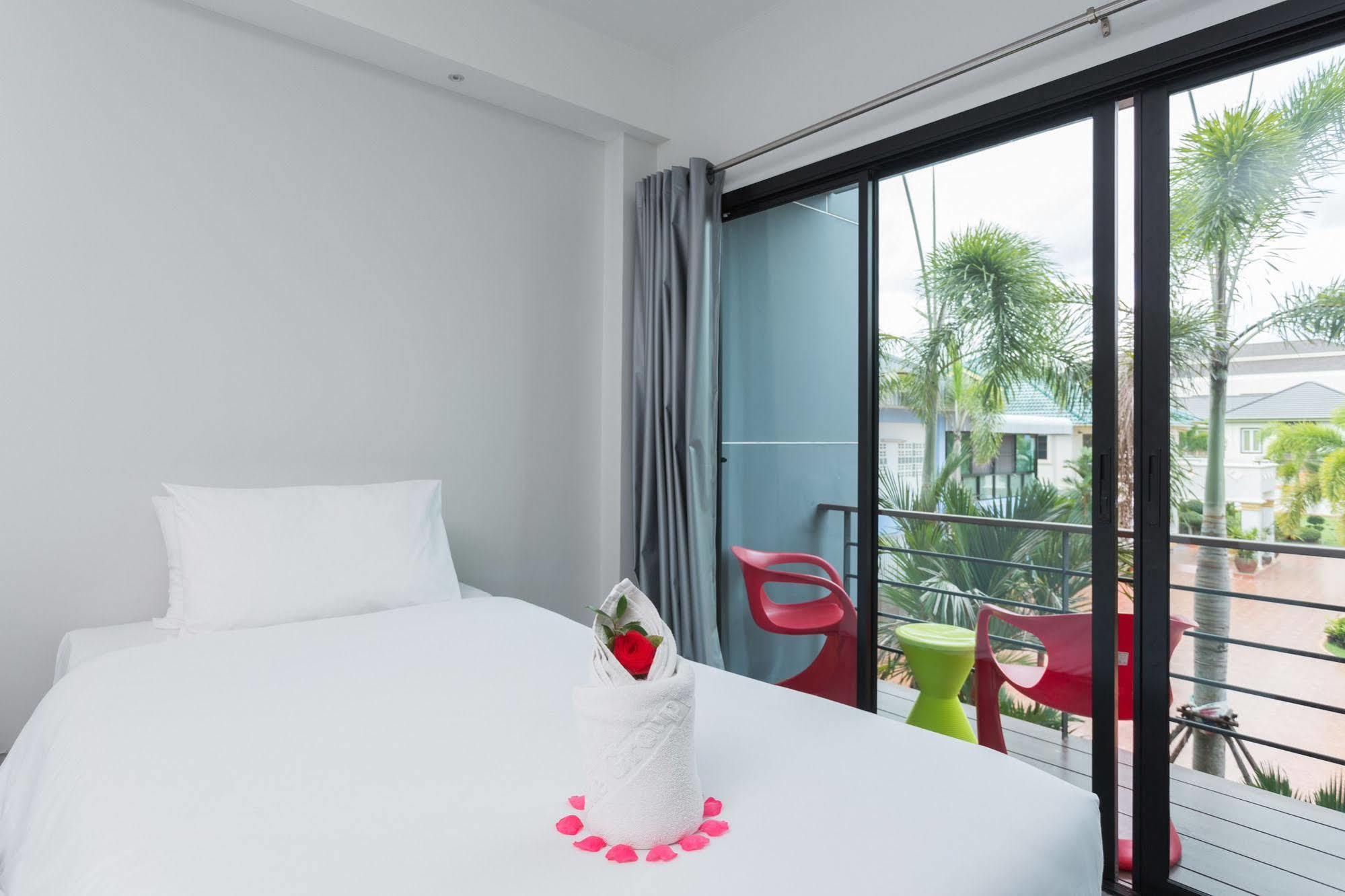 Riverside Hotel Krabi Bagian luar foto